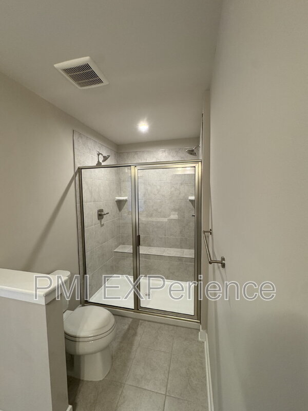 Building Photo - 5609 Greenpoint Ln