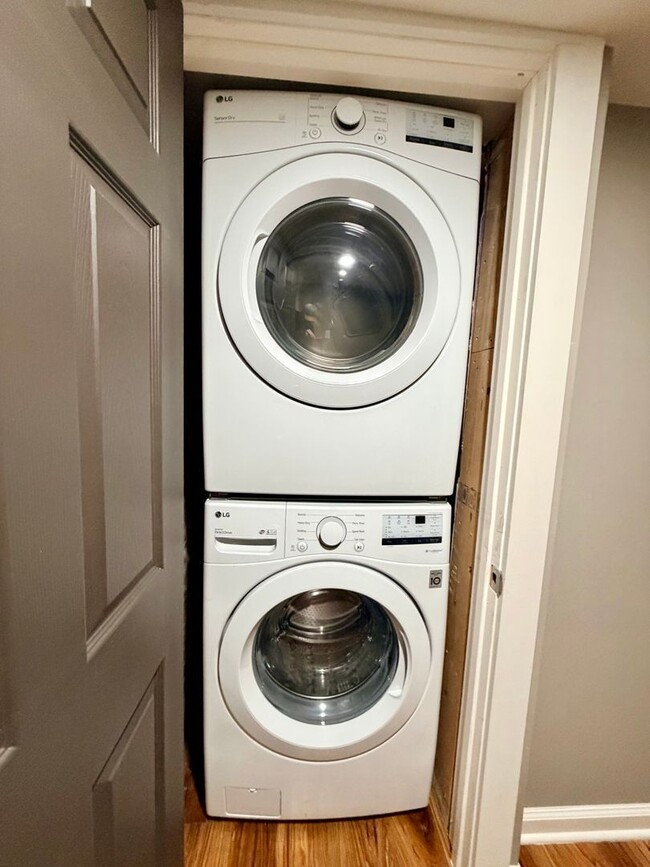 Building Photo - 2614 Larkins Wy