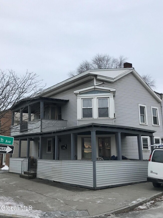 Primary Photo - 1001 19th St