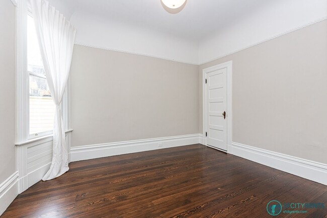Building Photo - 1327 McAllister St