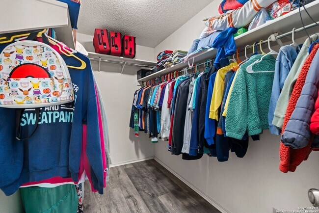 Building Photo - Well-Maintained 3-Bedroom Home – Ideal for Students & Professionals!