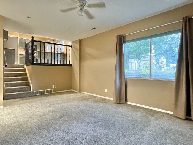 Building Photo - Cozy West Valley Home For Rent!