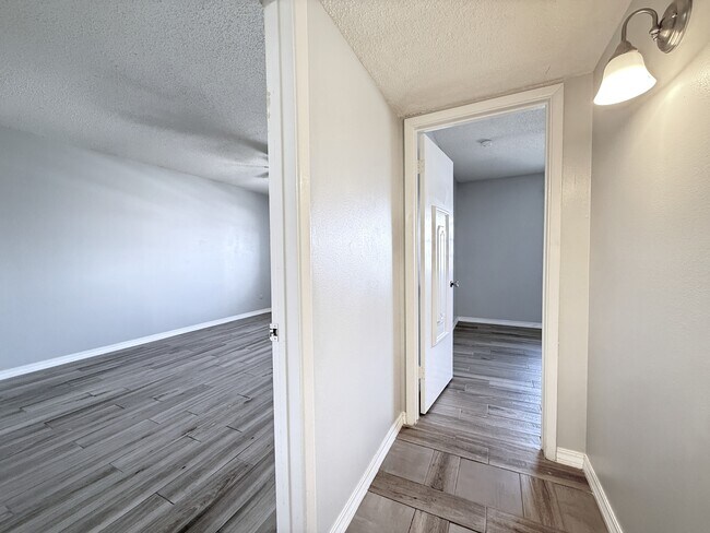 Building Photo - 4800 N Stanton St