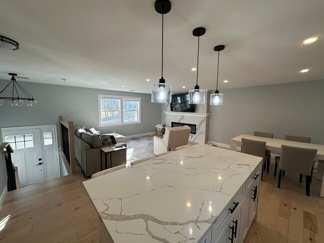 Building Photo - 456 Parsonage St