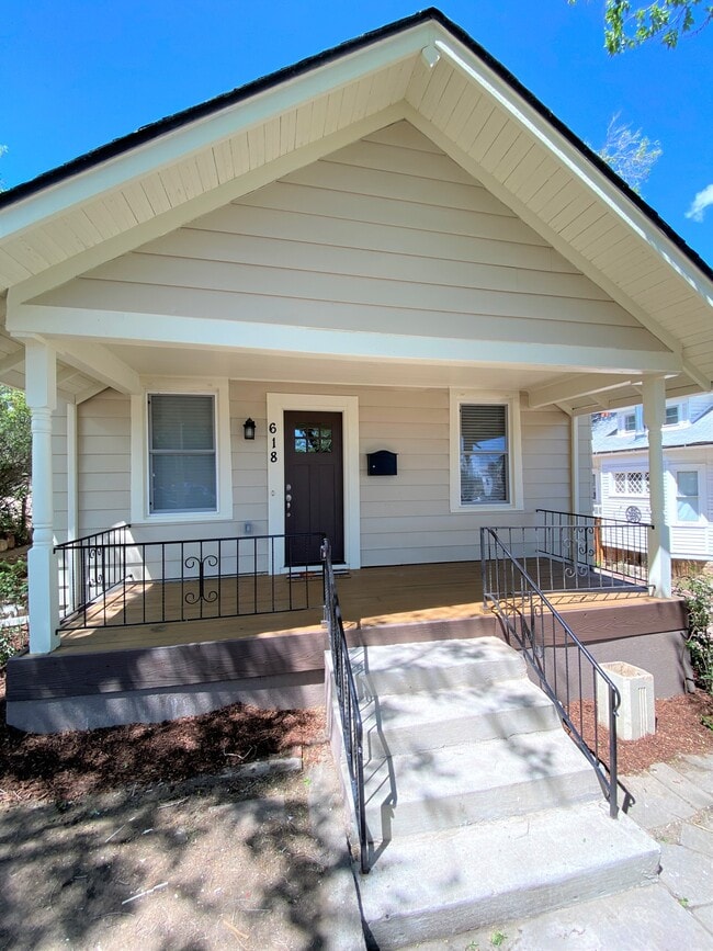 Front Porch - 618 W Pikes Peak Ave