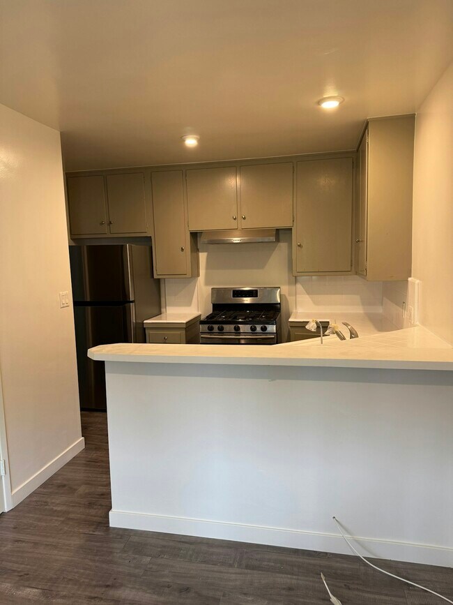 Building Photo - 6436 Whitsett Ave