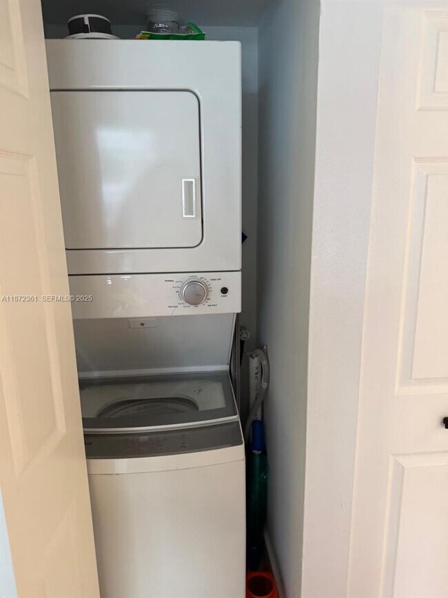 Building Photo - 3300 NE 192 St