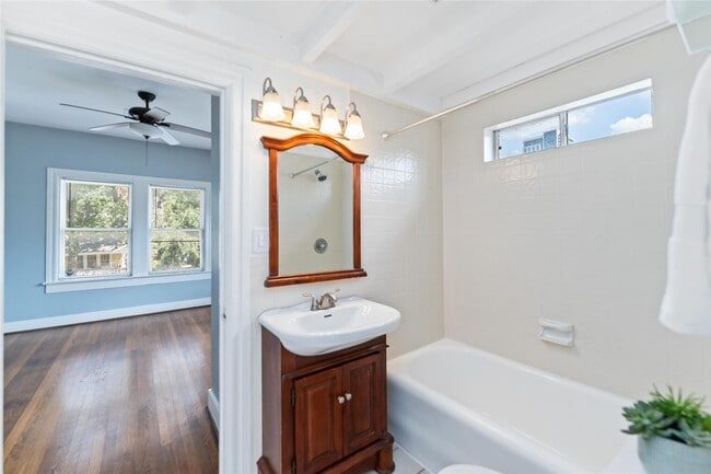 Building Photo - 1411 Kipling St