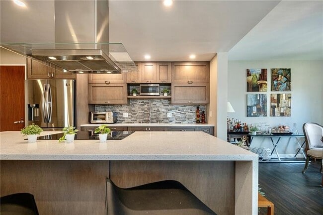 Building Photo - 320 Fort Duquesne Blvd