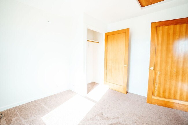 Building Photo - 917 I St