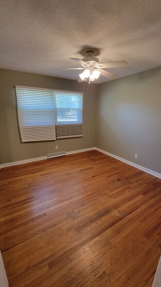 Bedroom - 4208 Greenhaven Ln