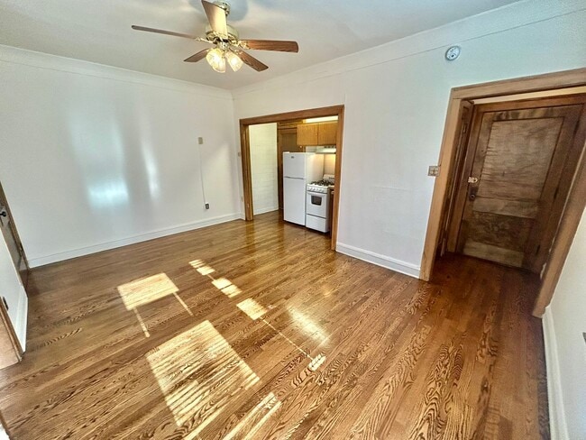 Interior Photo - 2339 N. Geneva