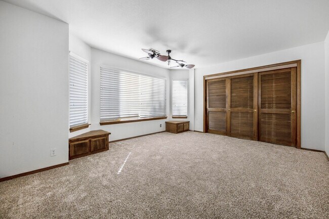Building Photo - 2503 Brentwood Dr