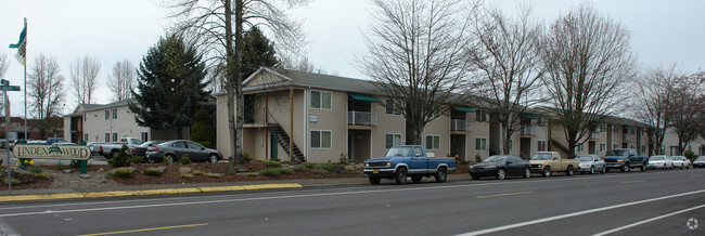 Primary Photo - Lindenwood Apartments