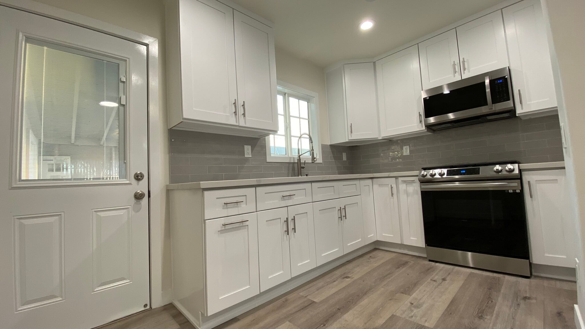 Building Photo - 1542 marine ave