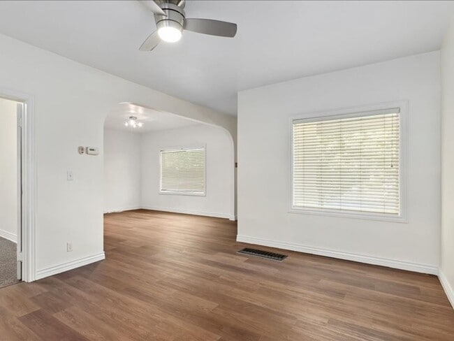 Building Photo - 815 S 700 E