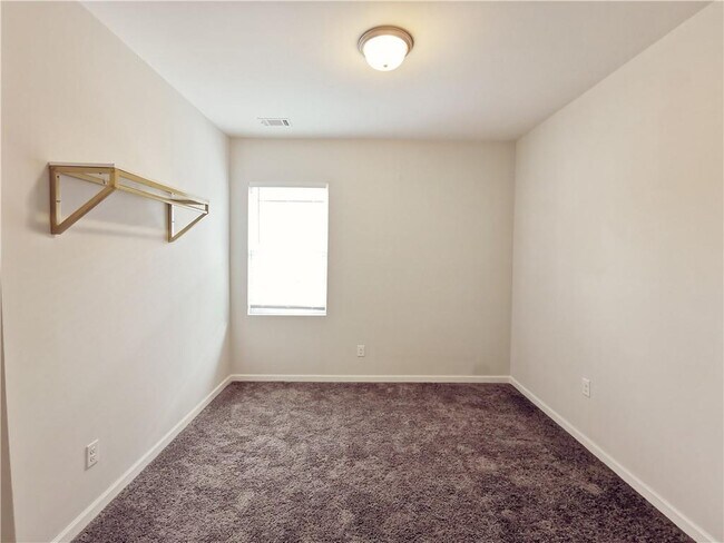 Building Photo - 2600 Whistler Wy NE