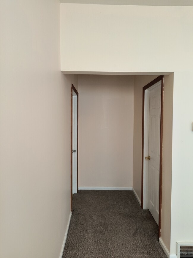 Building Photo - 11 Cottage Pl