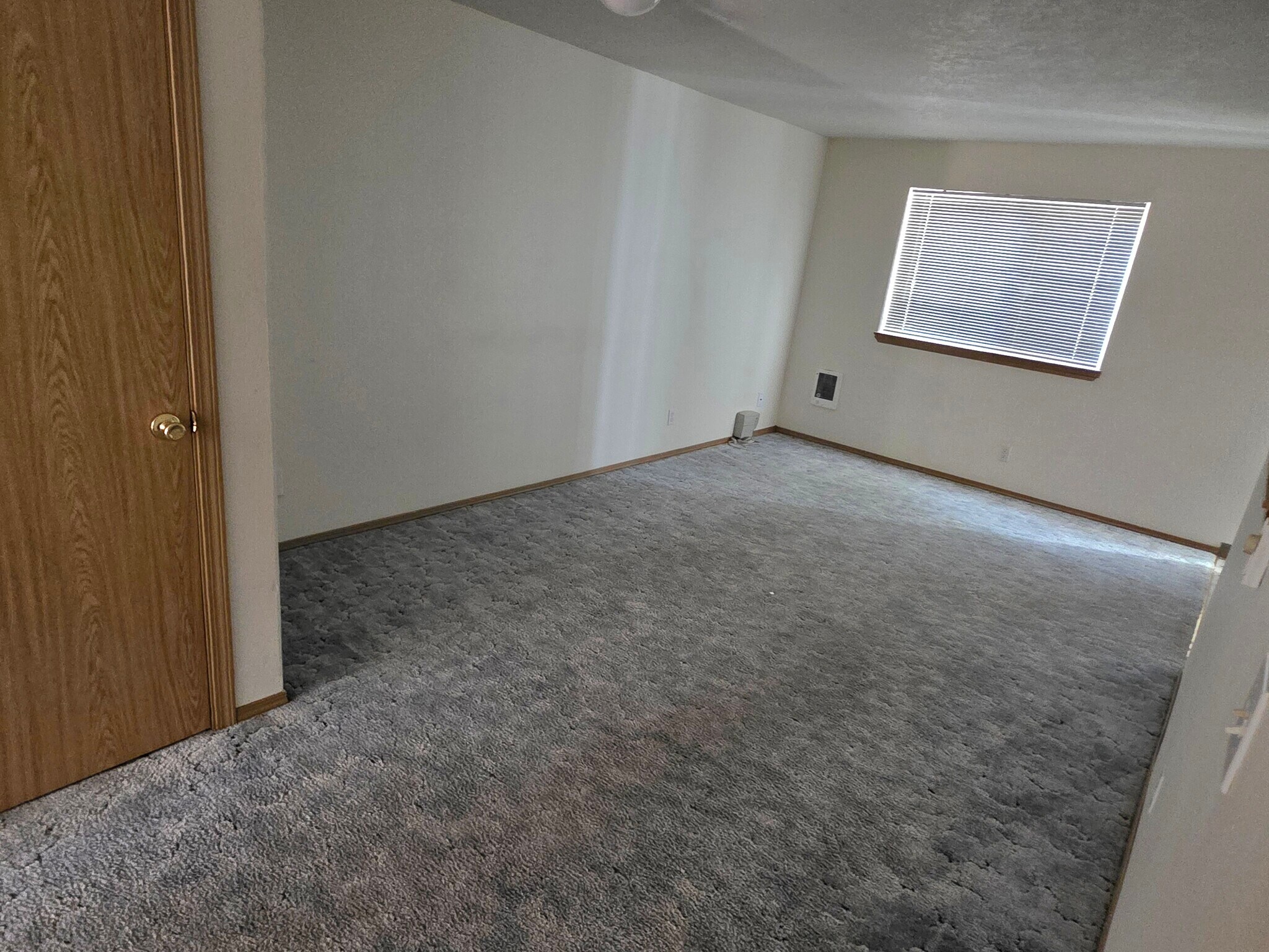 Building Photo - 326 Monmouth Ave S