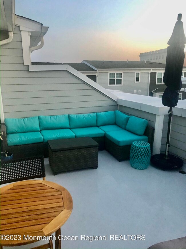 Building Photo - 410 Sewall Ave