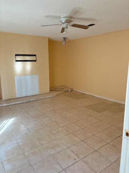 Building Photo - 8935 Altamont Dr