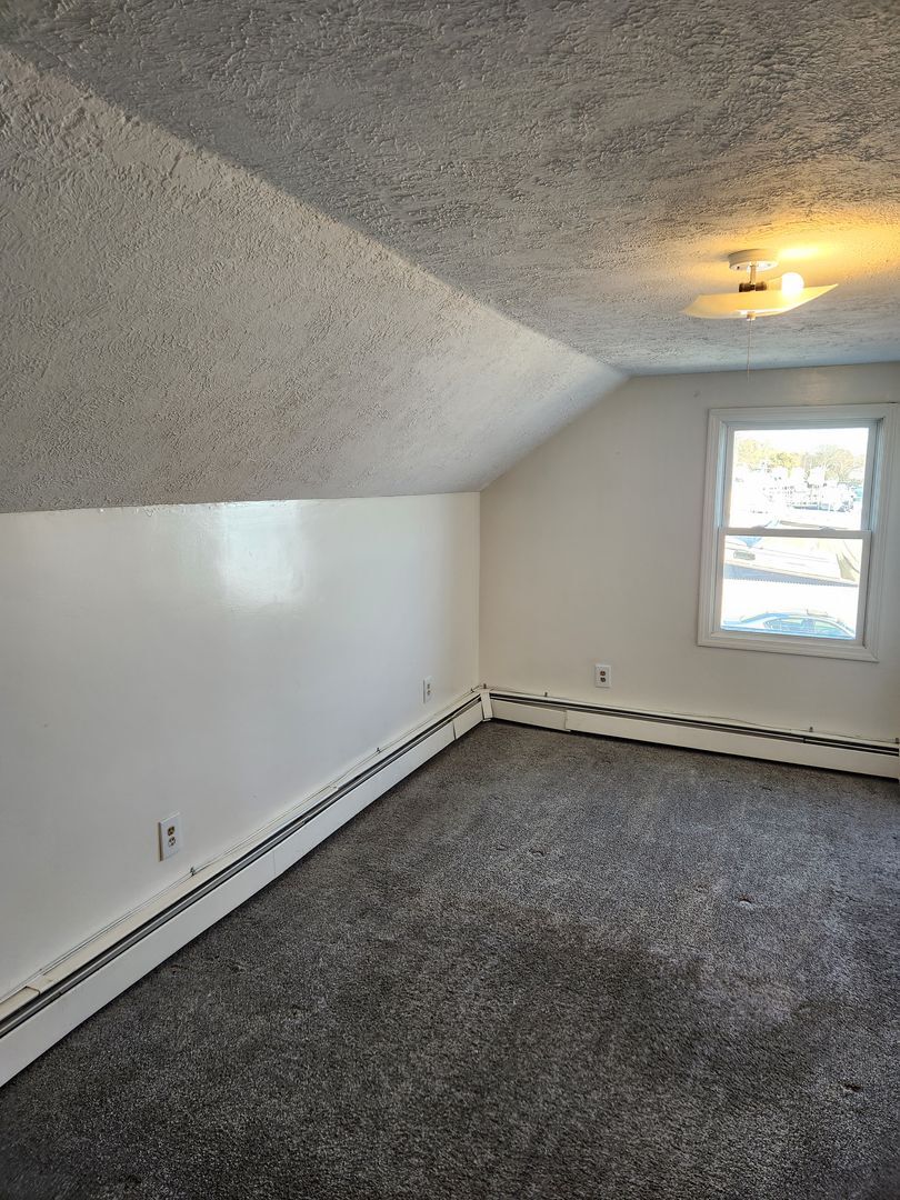 Building Photo - 2 Seminole St