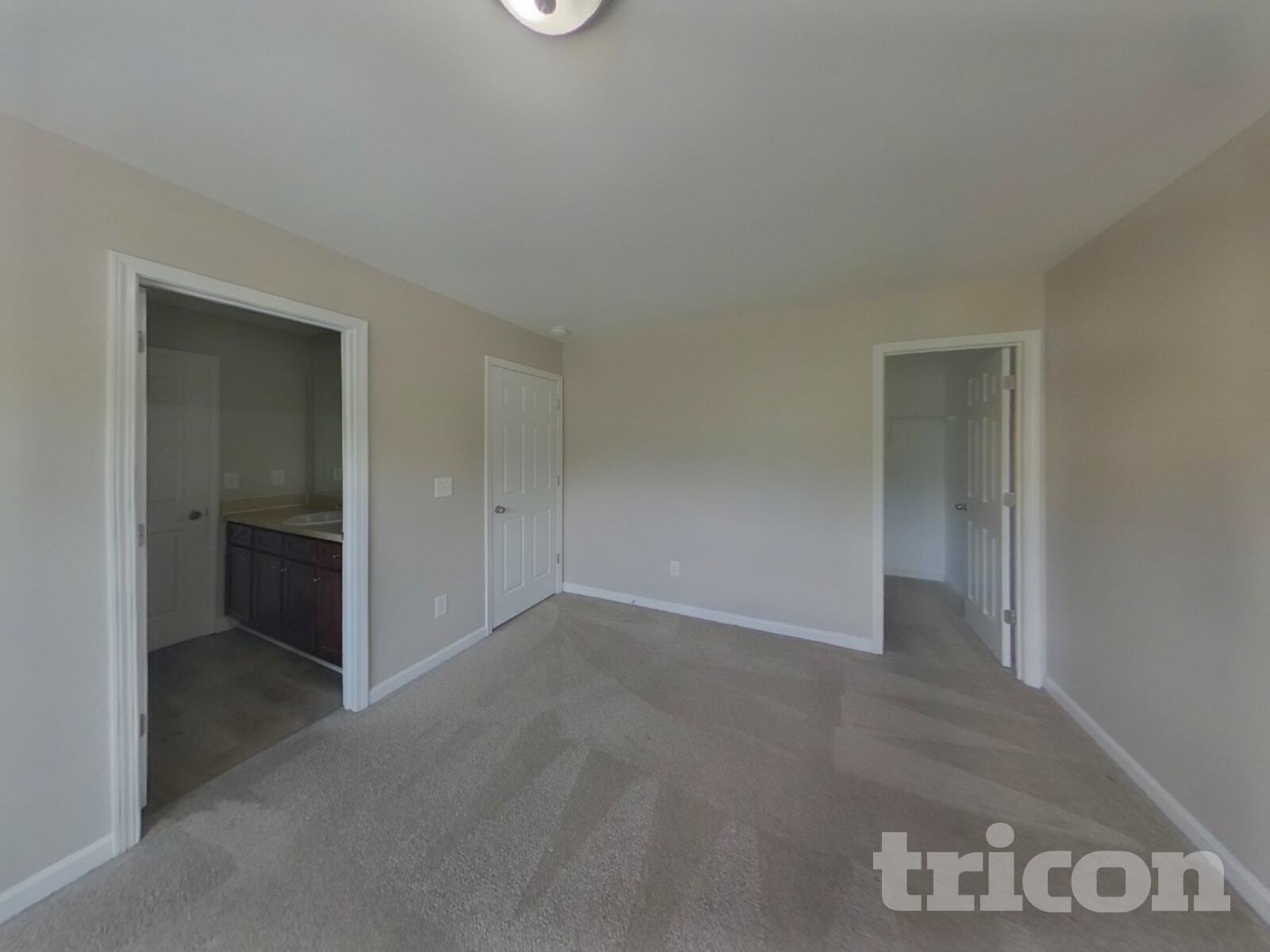 Building Photo - 528 Tulip Ln