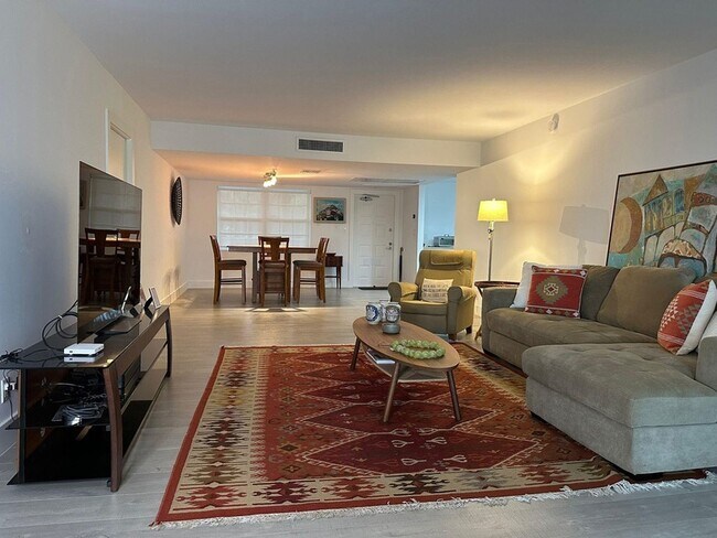 Building Photo - 3611 Oaks Clubhouse Dr