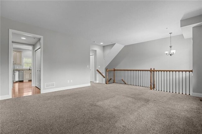 Building Photo - 567 Chesnic Dr
