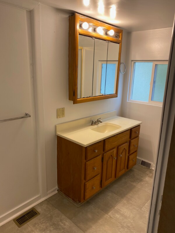 Building Photo - 00 undisclosed address