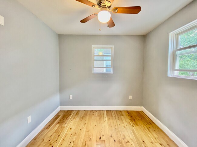 Building Photo - 2027 S Watts St.