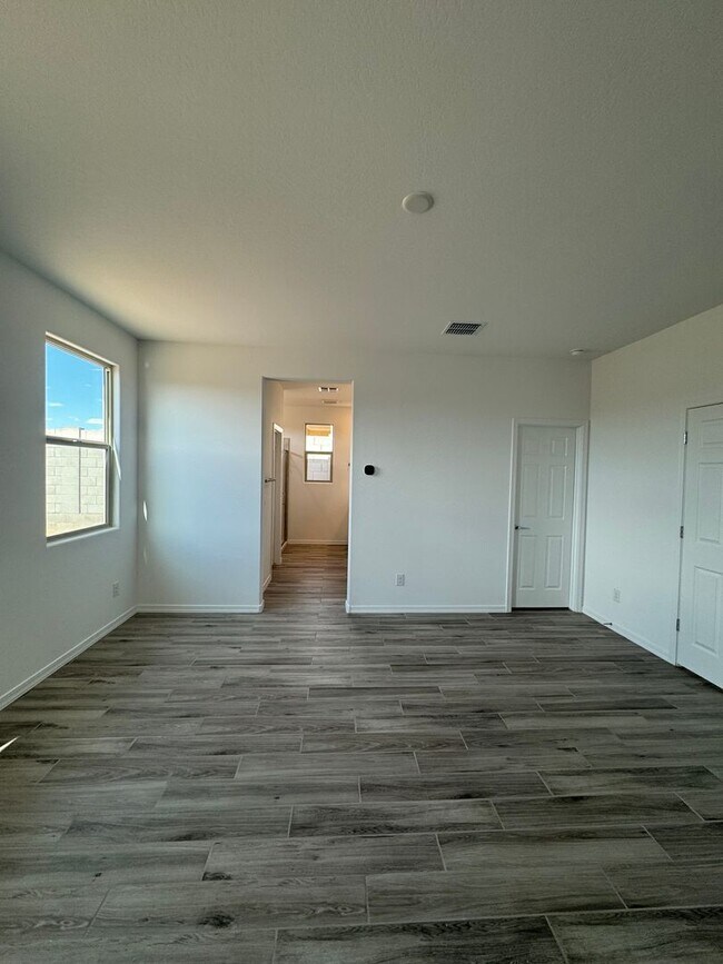 Building Photo - BRAND NEW HOME IN SENTERO CROSSING