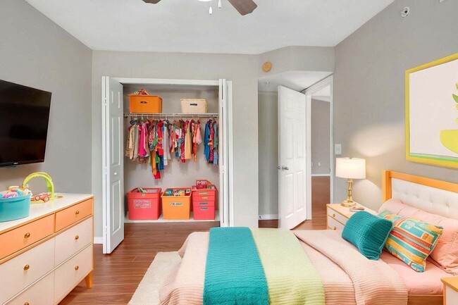 Building Photo - 15155 Michelangelo Blvd