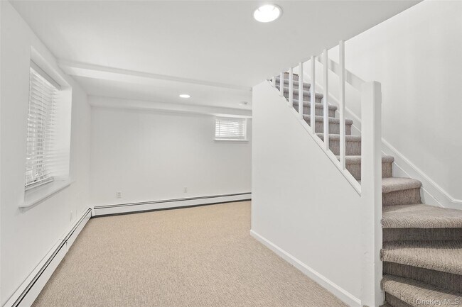 Building Photo - 89 Huntville Rd