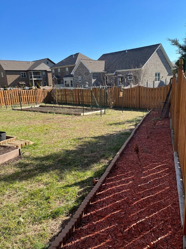 Building Photo - 6050 Sanmar Dr