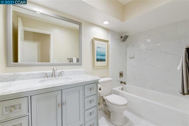 Building Photo - WONDERFUL SINGLE STORY DISCOVERY BAY CUL DE SAC LOCATION! COMPLETELY REMODELED HOME!!