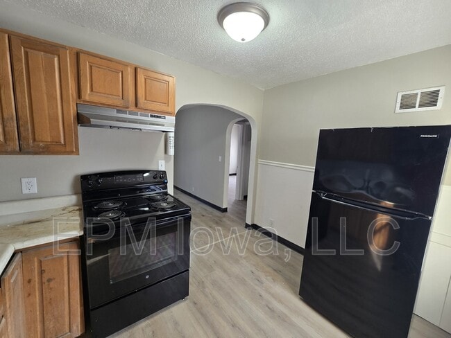 Building Photo - 1123 N Barclay St