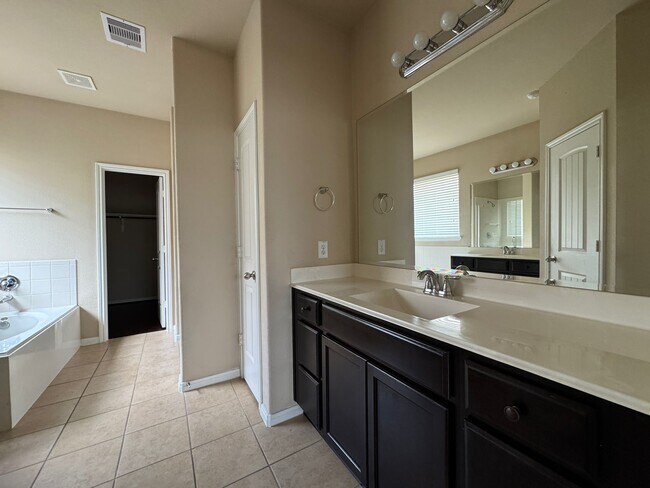 Building Photo - 19038 W Windhaven Terrace Trail