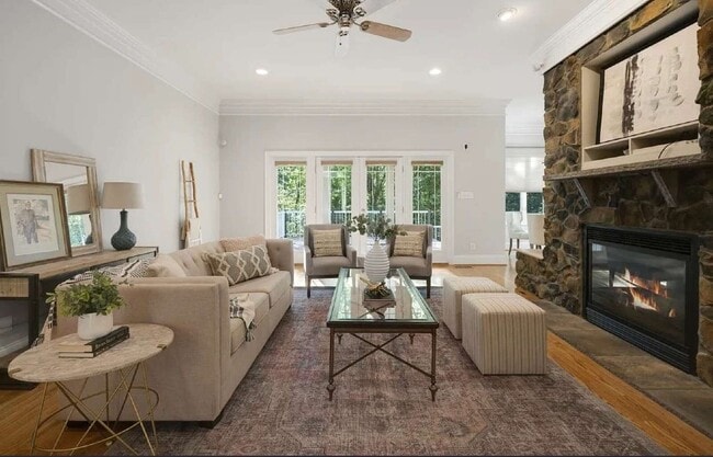 Building Photo - 5909 Greenevers Dr