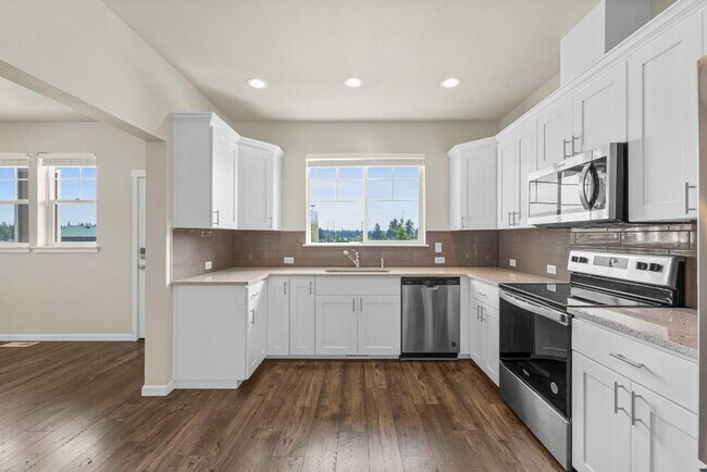 Building Photo - Modern Yelm Home Near JBLM | 3 Bed, 2.25 B...