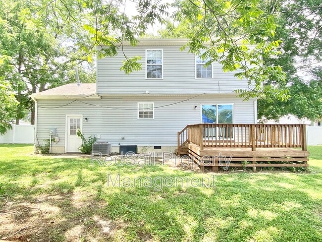 Building Photo - 534 Brightwood Ave