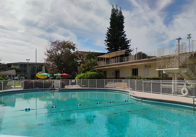 Building Photo - 17090 NE 14th Ave