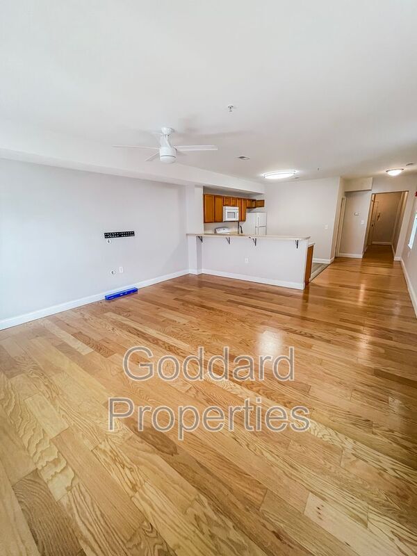 Building Photo - 2205 N Charles St