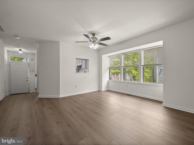 Building Photo - 9537 Clocktower Ln