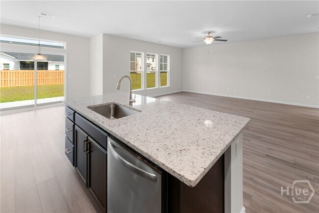 Building Photo - 116 Peabody St