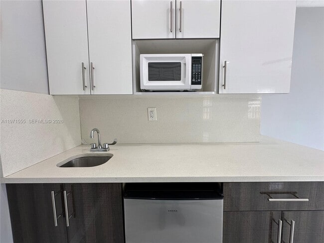 Building Photo - 3035 SW 27th Terrace