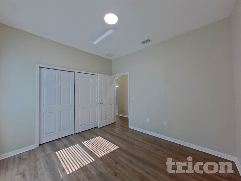 Building Photo - 33931 Emerald Pond Loop