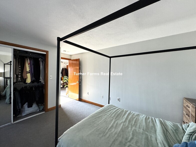 Building Photo - 10 Garfield Ave