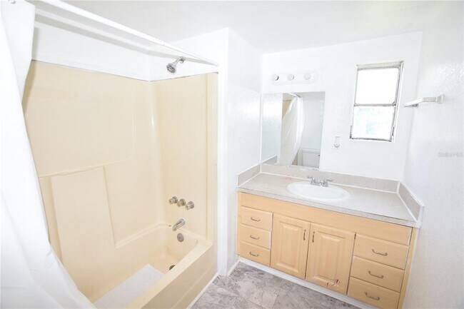 Building Photo - 5101 N Kaliga Dr