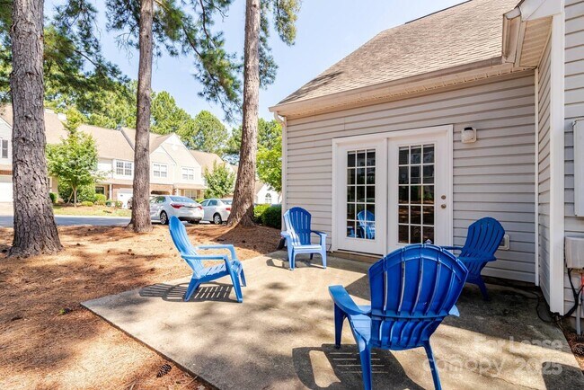Building Photo - 8263 Southgate Commons Dr